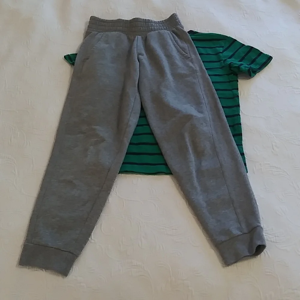 Boys bundle of Gymboree Tshirt size 10 & Champion Grey sweats joggers size 10/12 - Picture 7 of 10